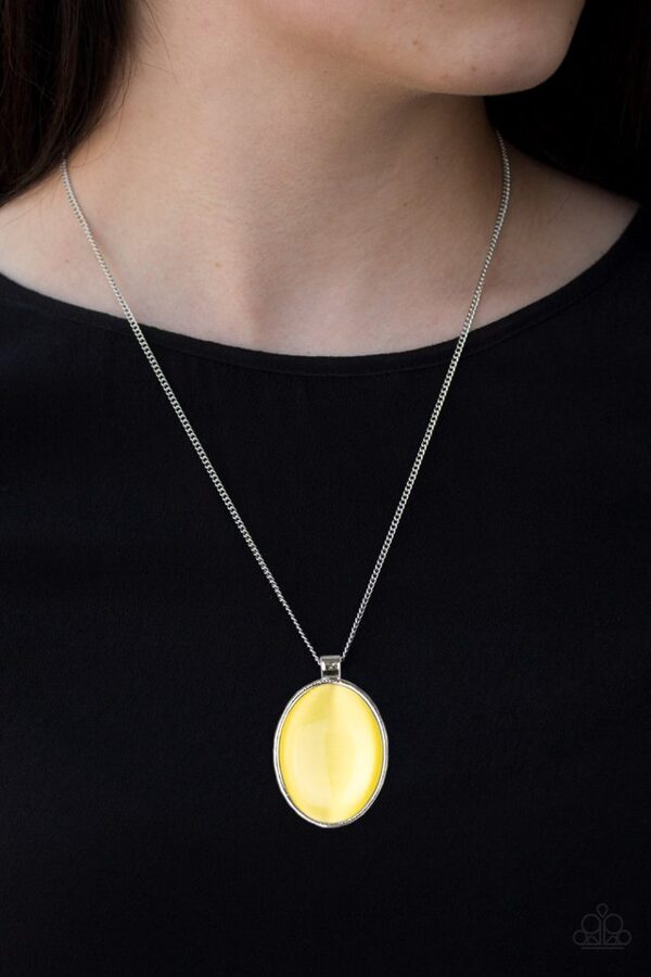 Pretty Poppin Necklace - Yellow